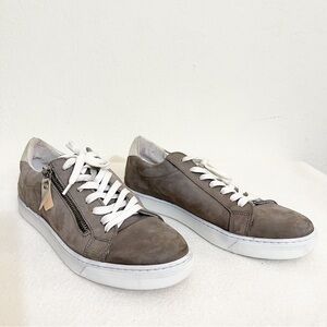 Steve Madden Stealth Women Sneaker Size 10